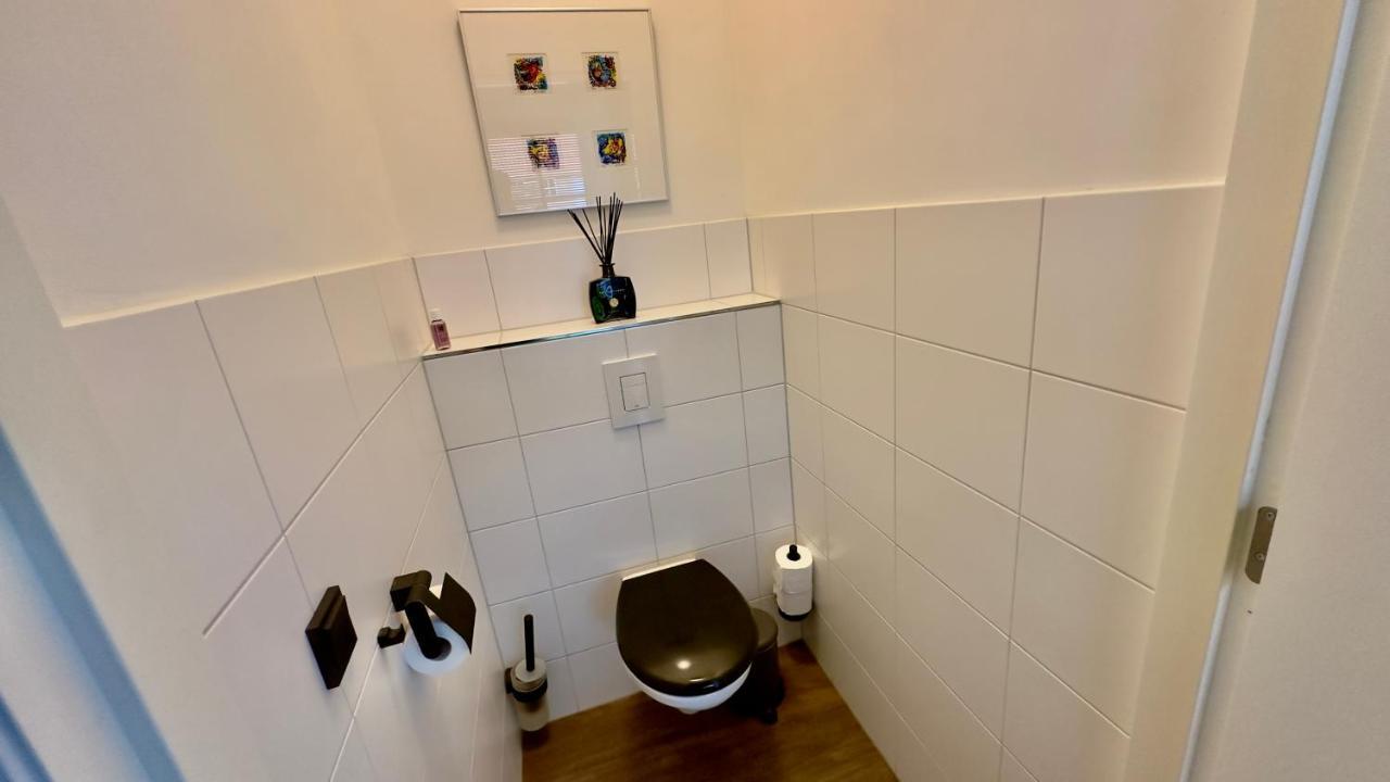 Puur Eastermar - Monumentaal, Authentiek En Luxe Koetshuis Aan Open Vaarwater Met Jacuzzi En Sauna Oostermeer Eksteriør billede
