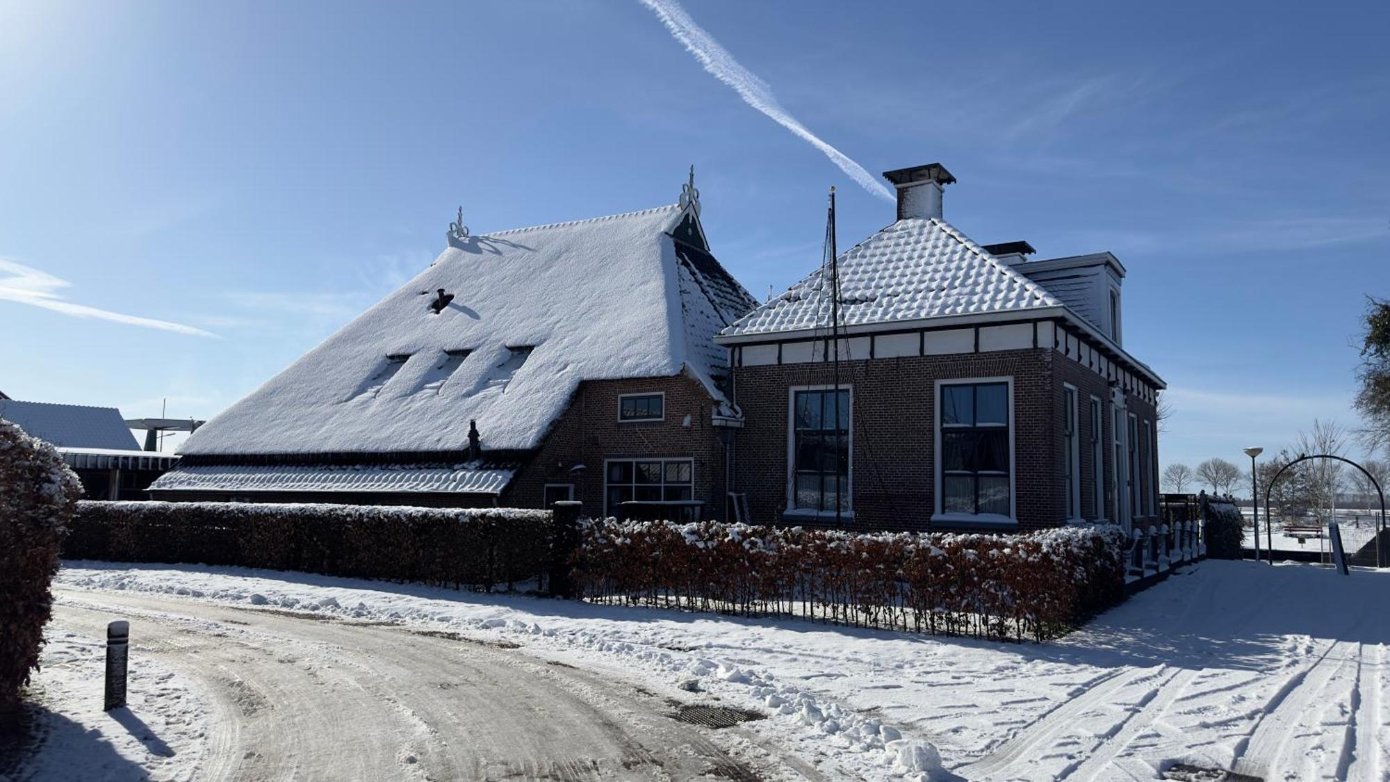 Puur Eastermar - Monumentaal, Authentiek En Luxe Koetshuis Aan Open Vaarwater Met Jacuzzi En Sauna Oostermeer Eksteriør billede
