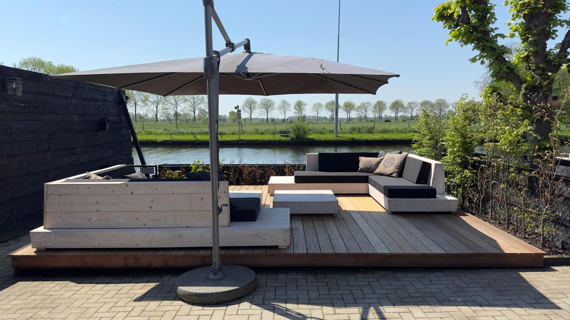 Puur Eastermar - Monumentaal, Authentiek En Luxe Koetshuis Aan Open Vaarwater Met Jacuzzi En Sauna Oostermeer Eksteriør billede